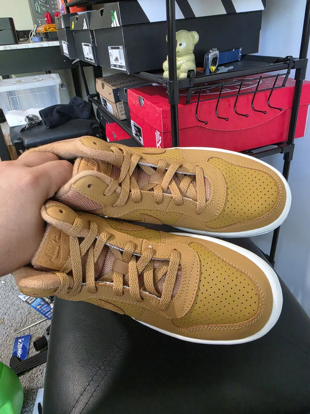 Nike Court Borough Mid